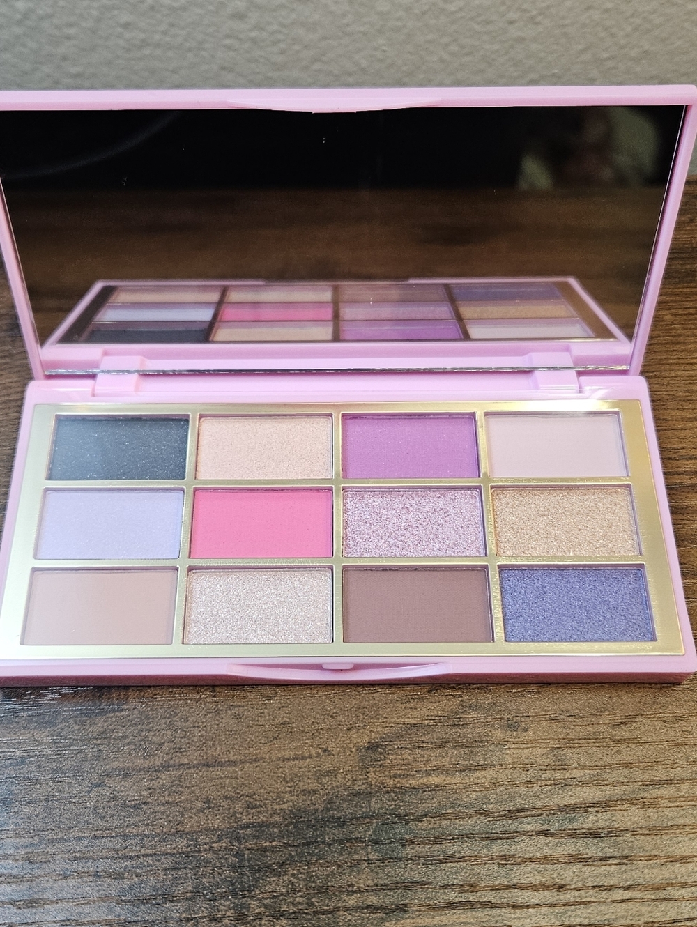 Aris Perfect For Every Day Or Night Eyeshadow Palette